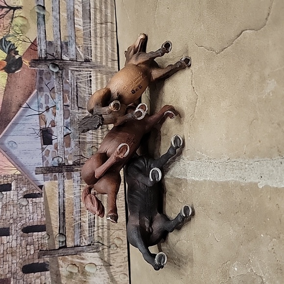 3 Schleich Horses - Picture 4 of 4